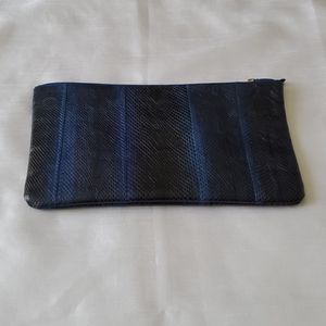 Scoop NYC Vintage snake 🐍 skin clutch